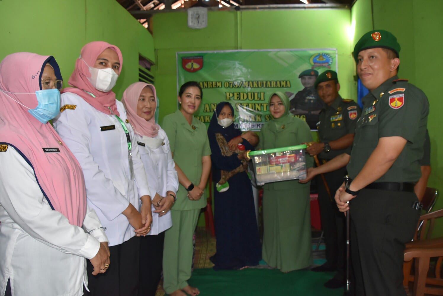 Danrem 073/Makutarama Beri Santunan Kepada Anak Asuh Stunting di Wilayah Kendal